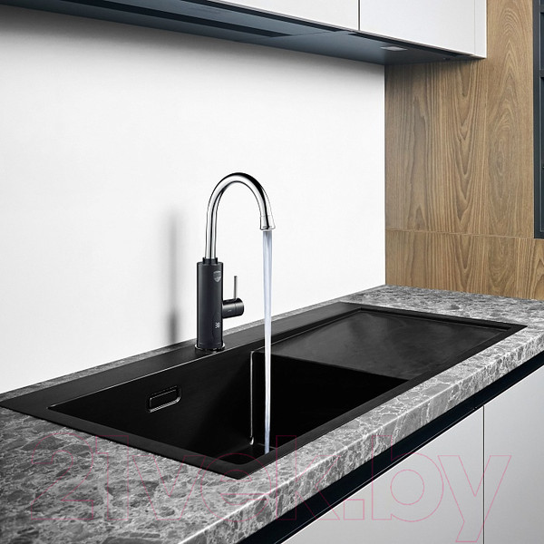 Изображение товара Кран-водонагреватель Royal Thermo QuickTap (черный)