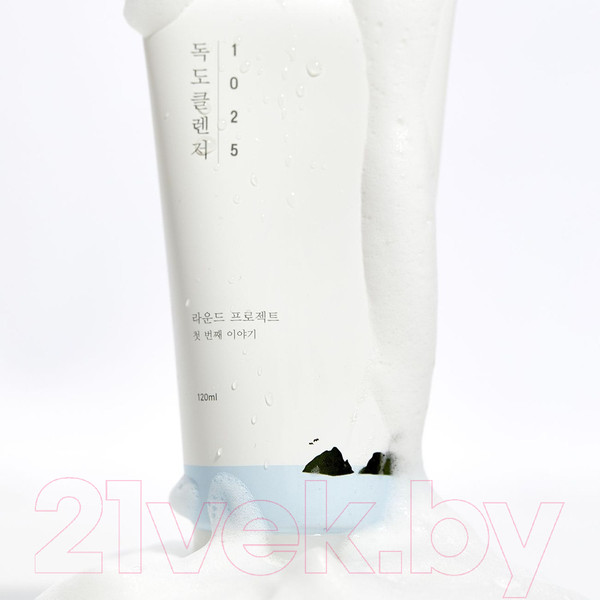 Изображение товара Пенка для умывания Round Lab 1025 Dokdo Cleanser легкая с морской водой (150мл)