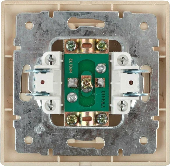 Изображение товара Розетка INTRO Plano 1-301-02 / Б0027618 (слоновая кость)