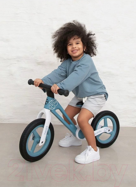 Изображение товара Беговел Amarobaby Twist / AB23-34TW/2000 (синий/белый)