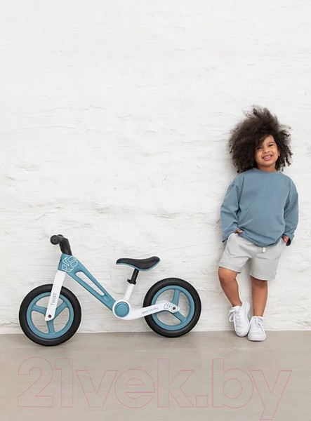 Изображение товара Беговел Amarobaby Twist / AB23-34TW/2000 (синий/белый)