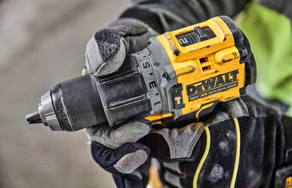 Изображение товара Профессиональная дрель-шуруповерт DeWalt DCD805NT