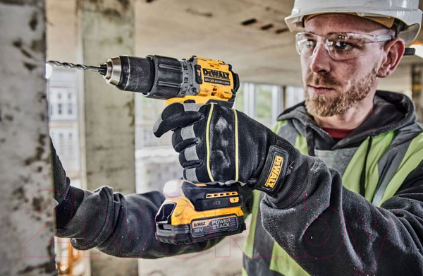 Изображение товара Профессиональная дрель-шуруповерт DeWalt DCD805NT