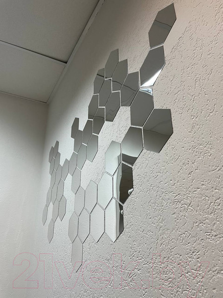 Изображение товара Зеркальная стеновая панель MirrorWall Гексагон (серебристый)