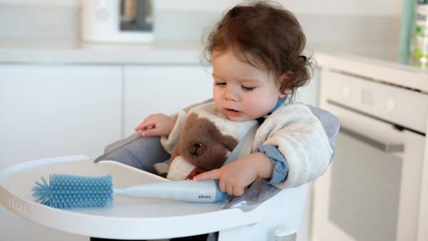 Изображение товара Ершик для бутылочки Beaba 2-в-1 Silicone Bottle Brush 911672