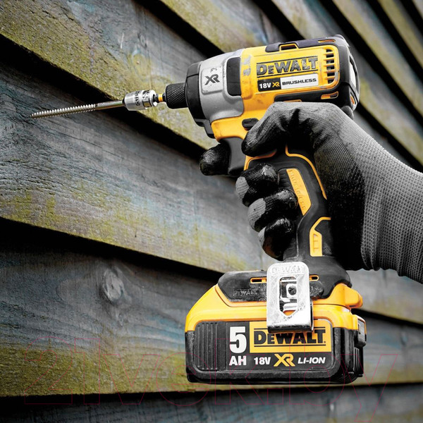 Изображение товара Профессиональный шуруповерт DeWalt DCF887D2-QW