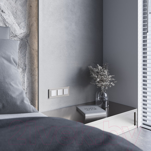 Изображение товара Рамка для выключателей и розеток Werkel Senso W0033117 (дымчатый/стекло Soft-Touch)