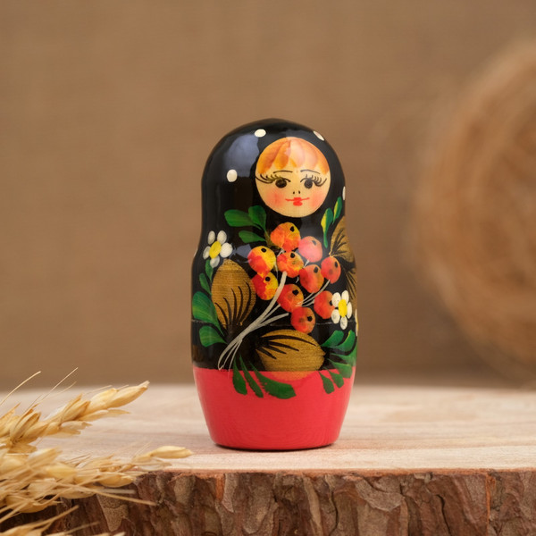 Изображение товара Матрешка сувенирная Sima-Land Рябина / 4101486 (черный)