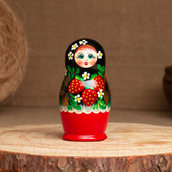 Изображение товара Матрешка сувенирная Sima-Land Земляничка / 3440229 (черный)