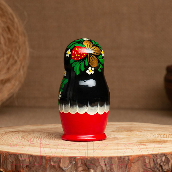 Изображение товара Матрешка сувенирная Sima-Land Земляничка / 3440229 (черный)