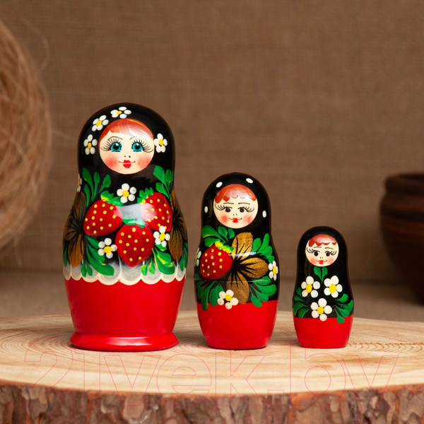 Изображение товара Матрешка сувенирная Sima-Land Земляничка / 3440229 (черный)
