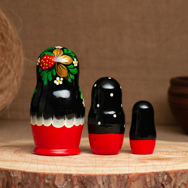 Изображение товара Матрешка сувенирная Sima-Land Земляничка / 3440229 (черный)