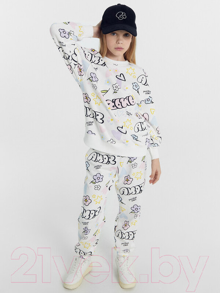 Изображение товара Комплект детской одежды Mark Formelle 397725 (р.146-72, граффити на молочном)