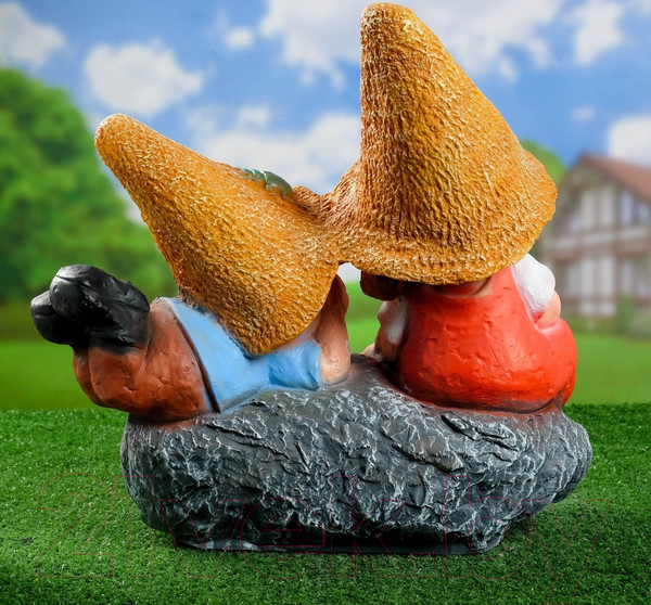 Изображение товара Фигурка для сада Хорошие сувениры Девочка с мальчиком на камне / 2029674