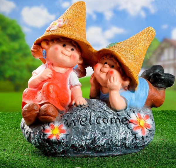 Изображение товара Фигурка для сада Хорошие сувениры Девочка с мальчиком на камне / 2029674