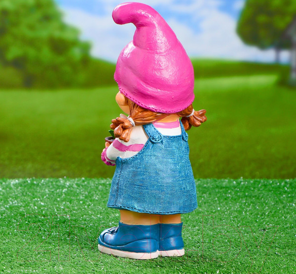 Изображение товара Фигурка для сада Хорошие сувениры Девочка-гном с цветочком / 4793721