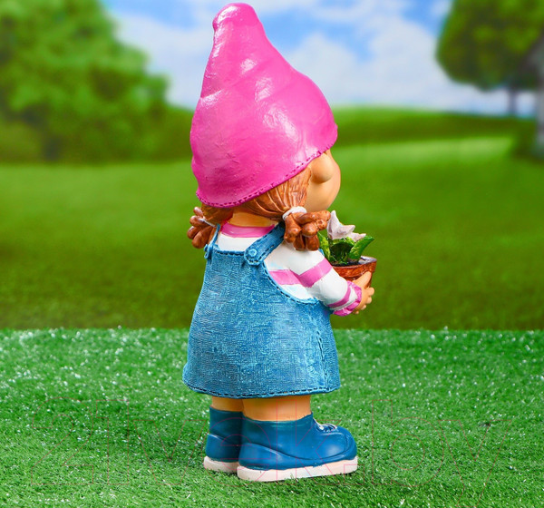 Изображение товара Фигурка для сада Хорошие сувениры Девочка-гном с цветочком / 4793721