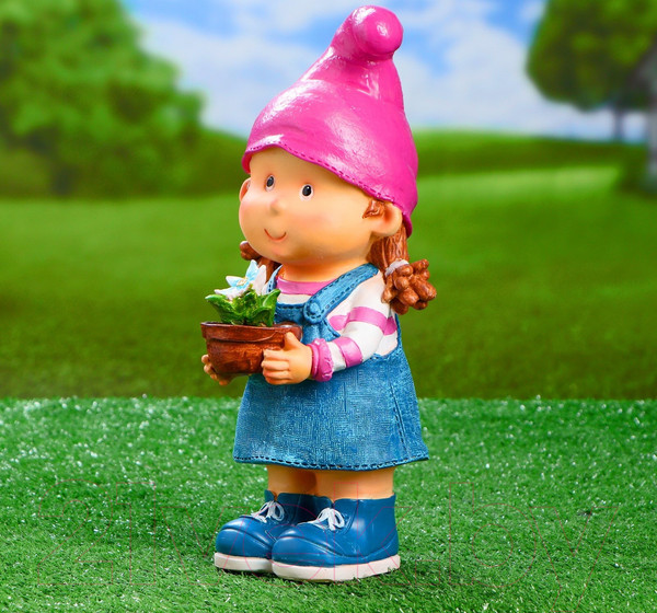 Изображение товара Фигурка для сада Хорошие сувениры Девочка-гном с цветочком / 4793721