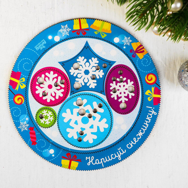 Изображение товара Развивающий игровой набор Лесная мастерская Новогодний трафарет спирограф. Нарисуй снежинку / 4276030