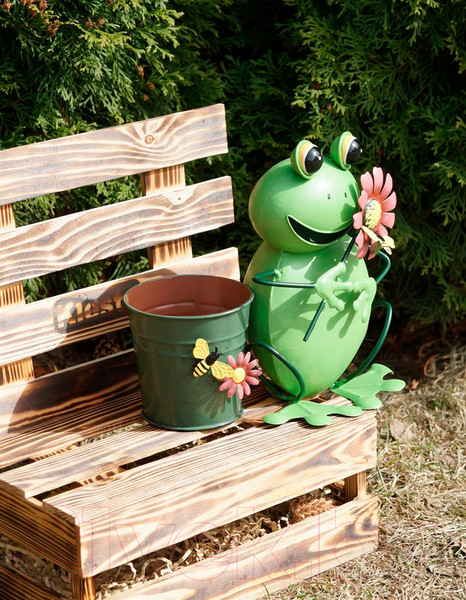 Изображение товара Фигурка для сада Klesto Лягушка с горшком Z26402