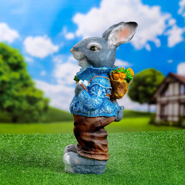 Изображение товара Фигурка для сада Хорошие сувениры Зайка с морковкой и рюкзаком / 7793714