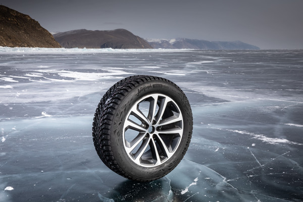 Изображение товара Зимняя шина Ikon (Nokian Tyres) Autograph Ice 9 SUV 275/40R21 107T (шипы)