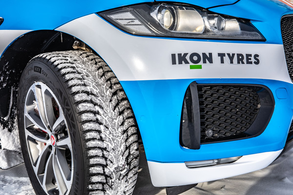Изображение товара Зимняя шина Ikon (Nokian Tyres) Autograph Ice 9 SUV 275/40R21 107T (шипы)