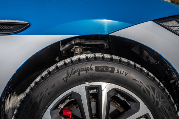 Изображение товара Зимняя шина Ikon (Nokian Tyres) Autograph Ice 9 SUV 275/40R21 107T (шипы)