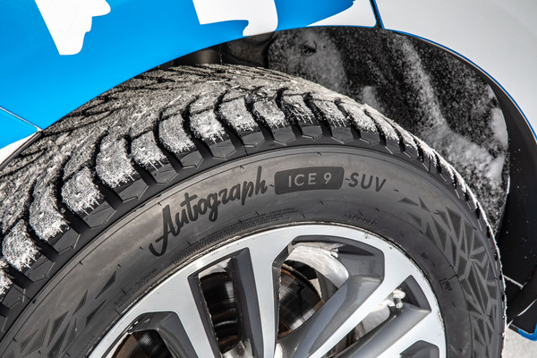Изображение товара Зимняя шина Ikon (Nokian Tyres) Autograph Ice 9 SUV 275/40R21 107T (шипы)