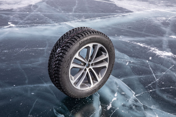 Изображение товара Зимняя шина Ikon (Nokian Tyres) Autograph Ice 9 SUV 275/40R21 107T (шипы)