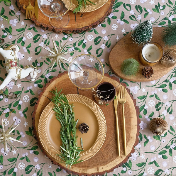 Изображение товара Скатерть Доляна Frosty Berries 149x220 / 9082580