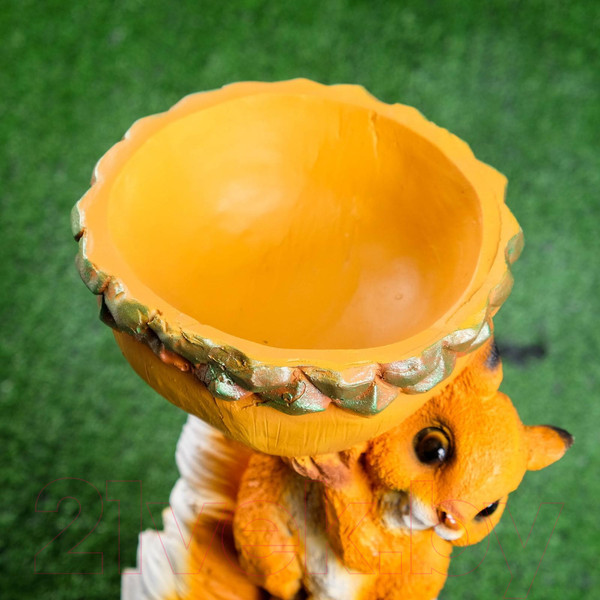 Изображение товара Фигурка для сада Хорошие сувениры Три белки с орехом / 1090064 (поилка)