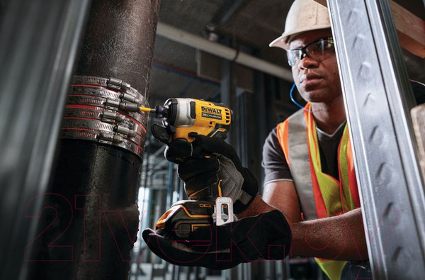 Изображение товара Профессиональный шуруповерт DeWalt DCF809D2T