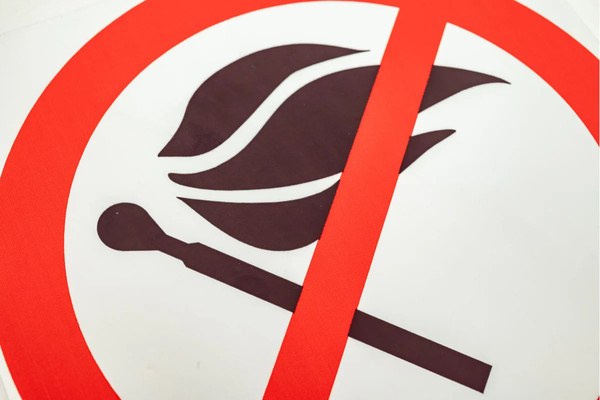 Изображение товара Информационная табличка Rexant Запрещается пользоваться открытым огнем и курить 56-0056-2