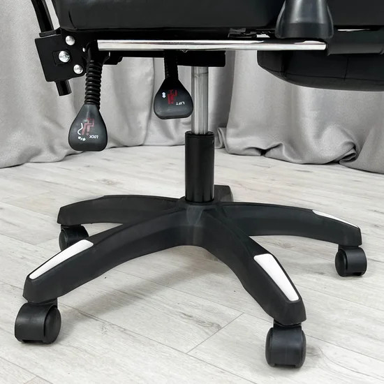 Изображение товара Кресло геймерское Calviano 1585 (черный/белый)