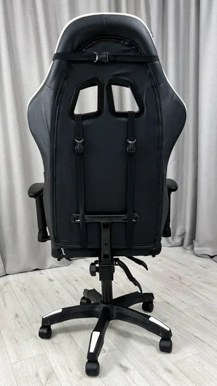 Изображение товара Кресло геймерское Calviano 1585 (черный/белый)