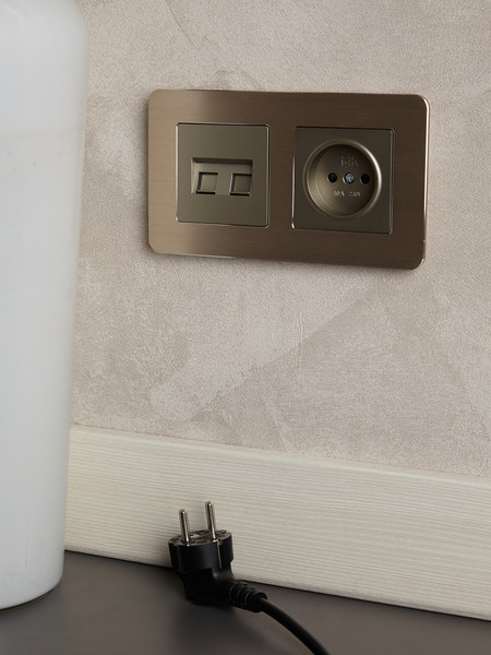 Изображение товара Розетка IEK Brite BR-R13-10-K37 (шампань)