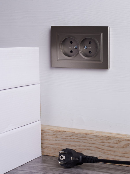 Изображение товара Розетка IEK Brite BR-R23-10-K37-F (шампань)