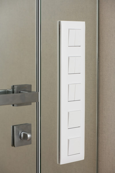 Изображение товара Выключатель IEK Skandy SK-V10-0-10-K01 (арктический белый)