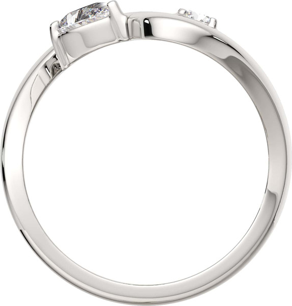 Изображение товара Кольцо из серебра ZORKA 0210920 (р.17, с фианитами)