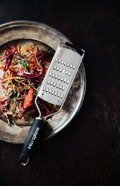 Изображение товара Терка кухонная Microplane Gourmet 45003 (черный)