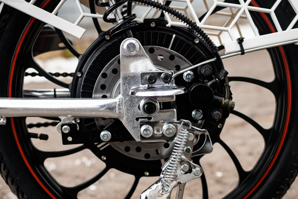 Изображение товара Электровелосипед AVM E-ALFA 20 Pro (серебристый)