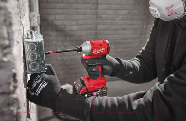 Изображение товара Аккумуляторный шуруповерт Milwaukee 4933492843