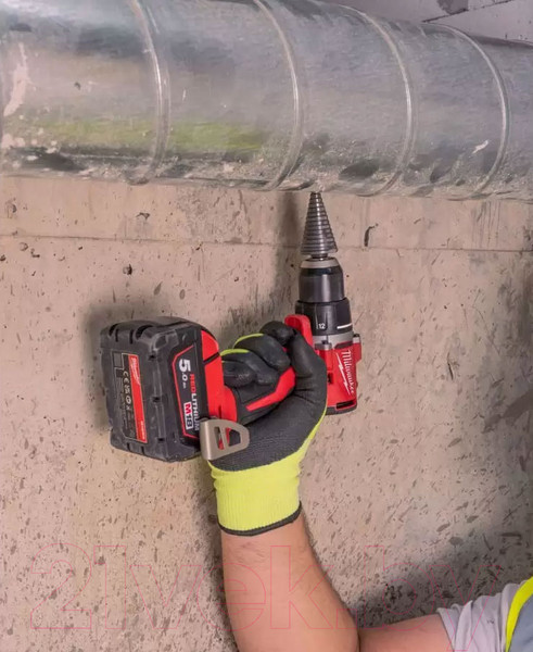 Изображение товара Аккумуляторная дрель-шуруповерт Milwaukee 4933492835