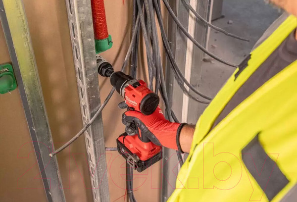 Изображение товара Аккумуляторная дрель-шуруповерт Milwaukee 4933492835