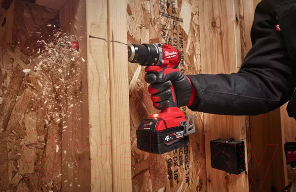Изображение товара Аккумуляторная дрель-шуруповерт Milwaukee 4933492820