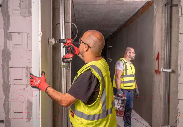 Изображение товара Аккумуляторная дрель-шуруповерт Milwaukee 4933492820