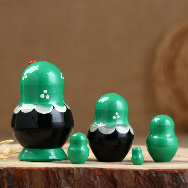Изображение товара Матрешка сувенирная Sima-Land Божья коровка. Зеленое платье / 3440247