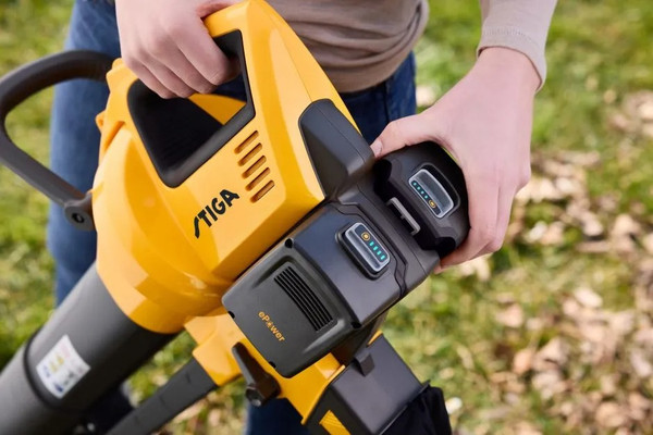 Изображение товара Воздуходувка аккумуляторная Stiga VS 100e Kit (271504198/ST1)