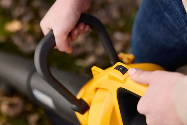 Изображение товара Воздуходувка аккумуляторная Stiga VS 100e Kit (271504198/ST1)